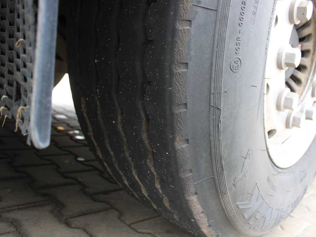 Náves s posuvnou podlahou Schwarzmüller SPA 3/E, LIFTING AXLE, SAF, WALKINGFLOOR