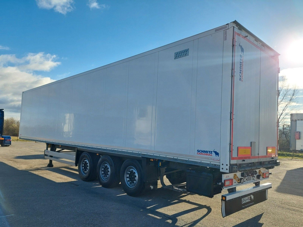 Náves skriňové Schmitz Cargobull SKO 24 Doppelstock