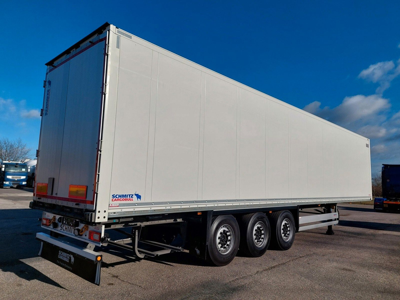 Náves skriňové Schmitz Cargobull SKO 24 Doppelstock