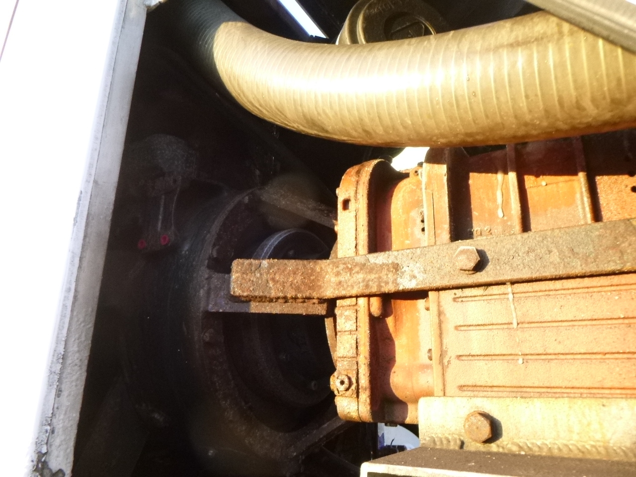 Cisternový náves na prepravu múky Spitzer Powder tank alu 37 m3 + engine/compressor: obrázok 19