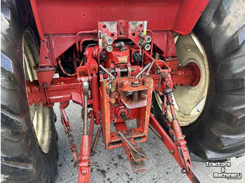 International 685 - Traktor: obrázok 3