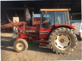 Kolesový traktor Case IH 845 S