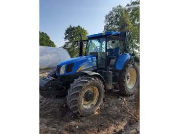 Kolesový traktor New Holland T6080