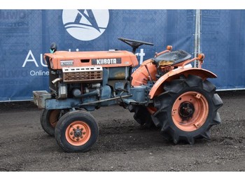 Kompaktný traktor Kubota B7000E: obrázok 1