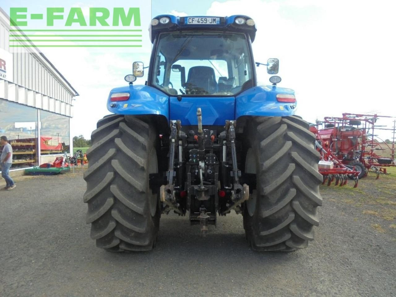 Traktor New Holland t8.330: obrázok 6