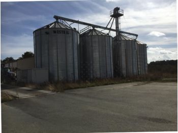 Stroj a zariadenie na skladovanie SITE DE STOCKAGE CEREALS