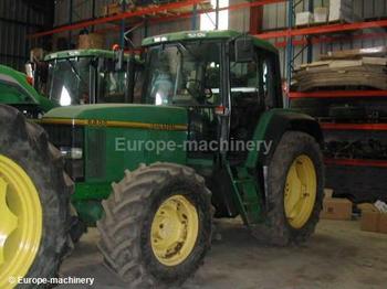 John Deere 6800 DT - Traktor