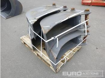  Unused Strickland 12" Digging Buckets to suit Kubota KX080 (4 of) - Lyžica