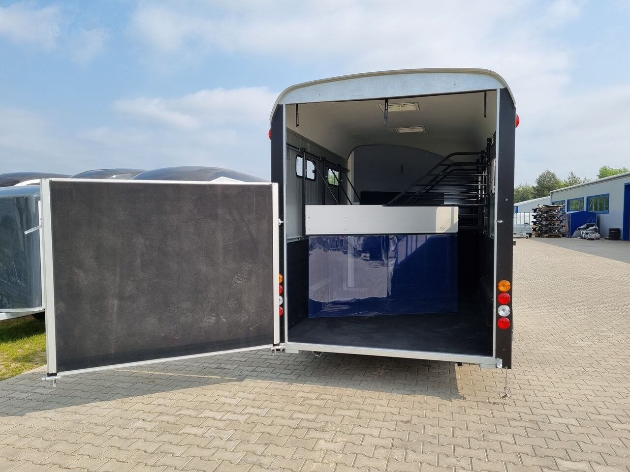 Nový Príves na prepravu koní Cheval Liberté Optimax Maxi 4 horse trailer 3.5T przyczepa na 4 konie siodlarni: obrázok 25