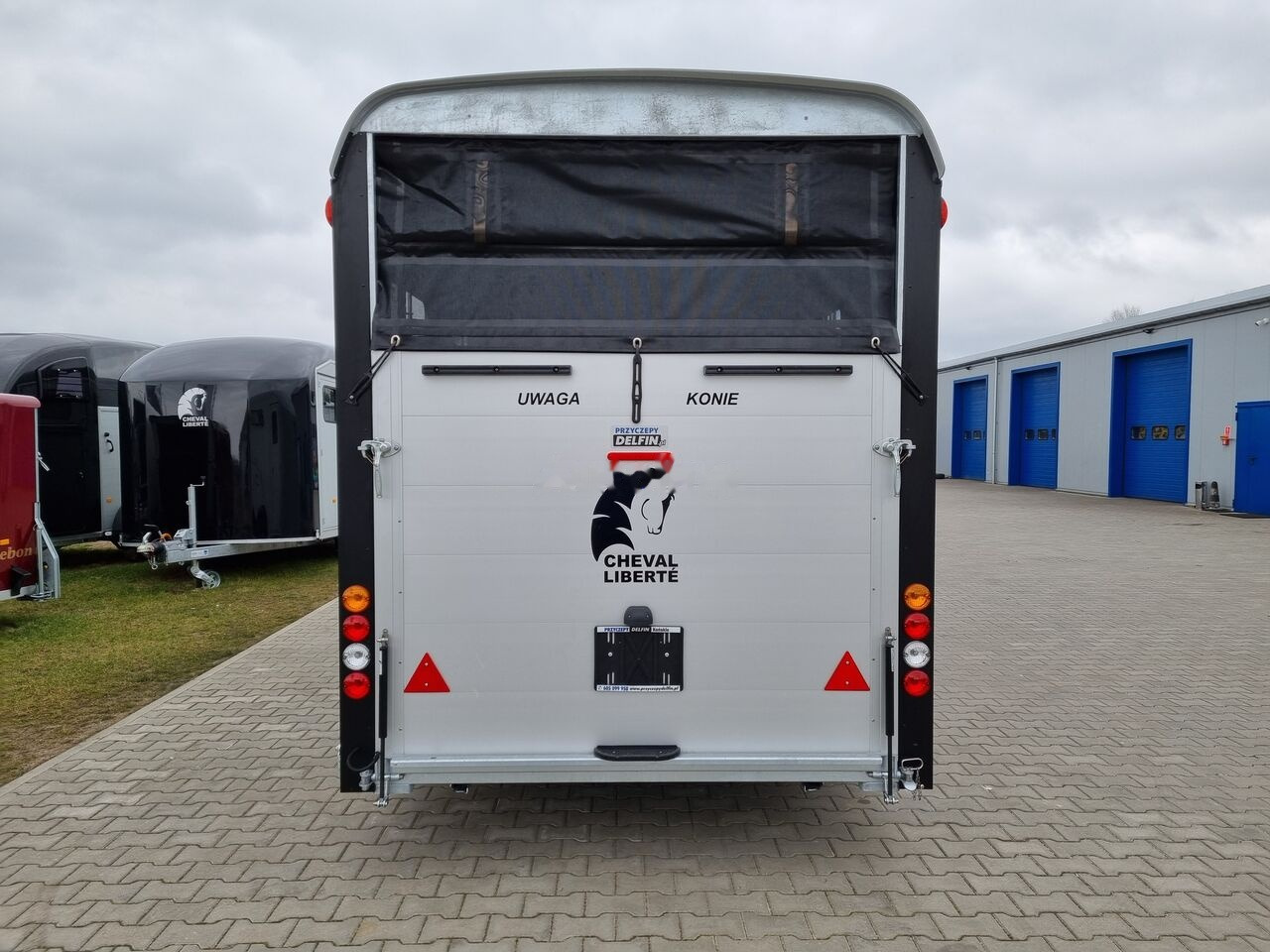 Nový Príves na prepravu koní Cheval Liberté Optimax Maxi 4 horse trailer 3.5T przyczepa na 4 konie siodlarni: obrázok 9