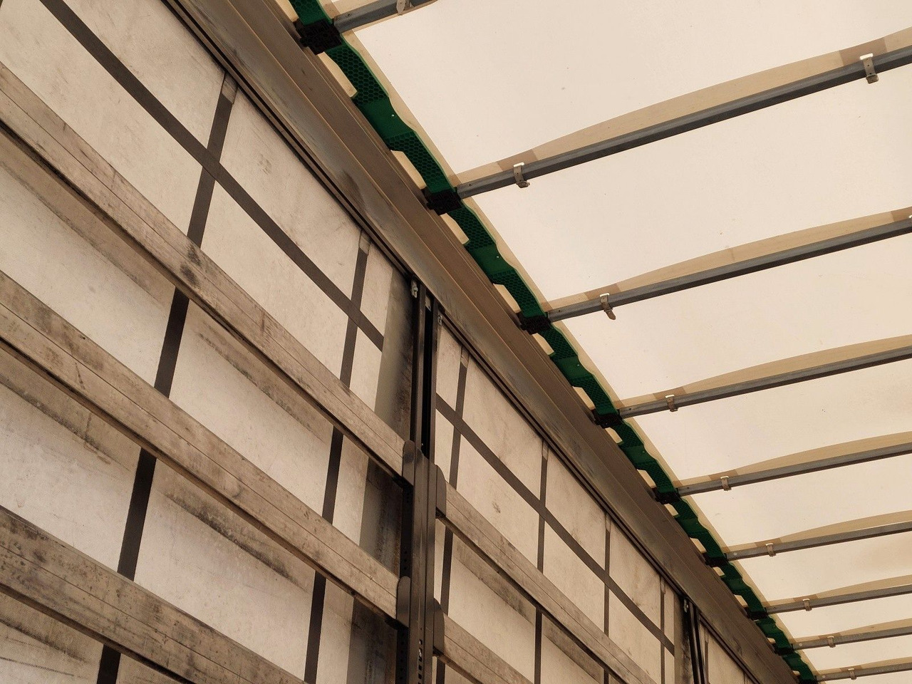 Plachtový príves Gniotpol G-4080 Durchladbarer