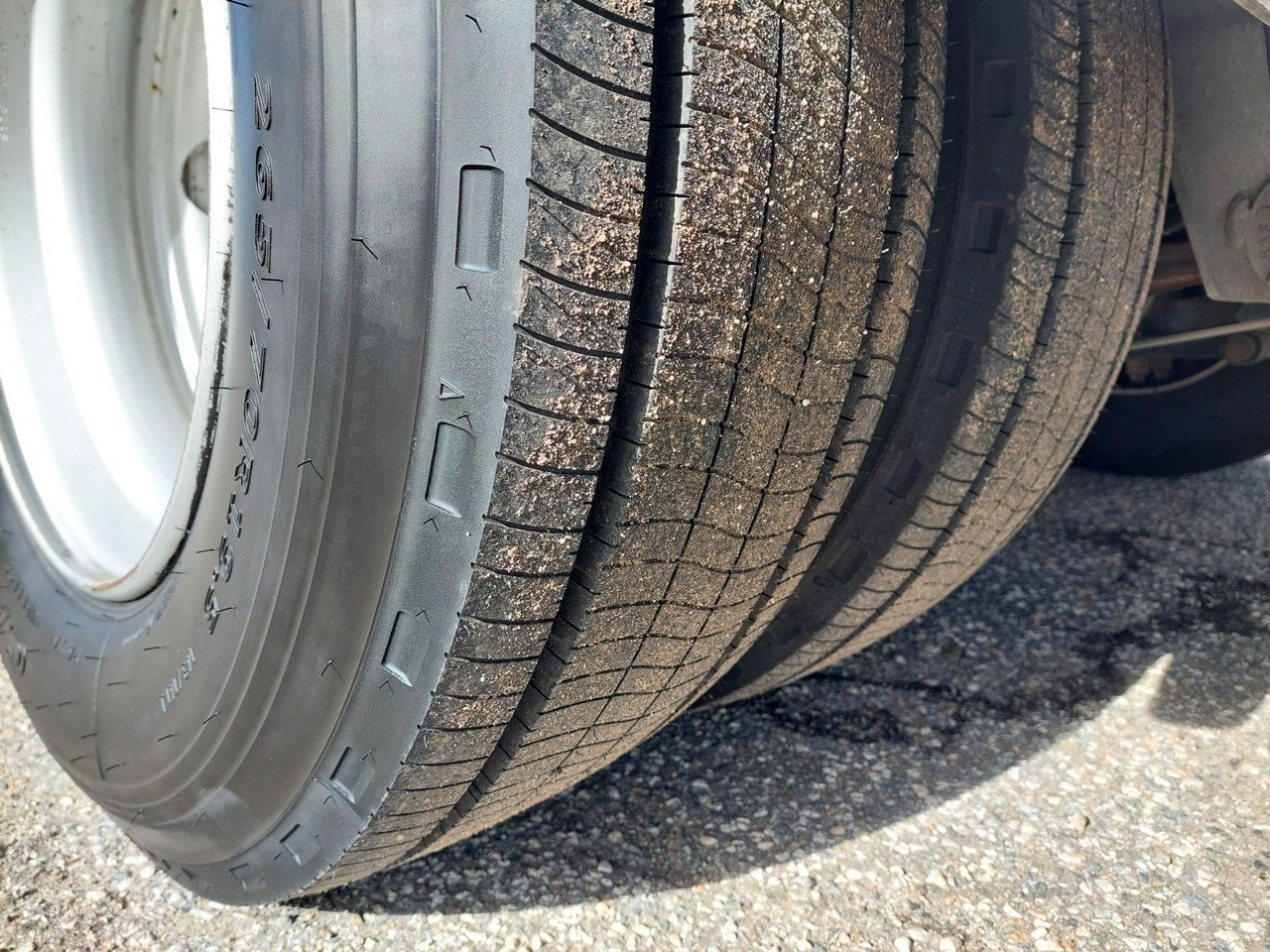 Plachtový príves Gniotpol G-4080 Durchladbarer