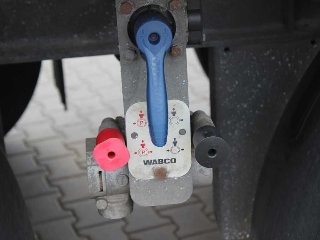Príves skriňové SVAN CHT 202, CARRIER SUPRA 850 U, EL.SOCKET