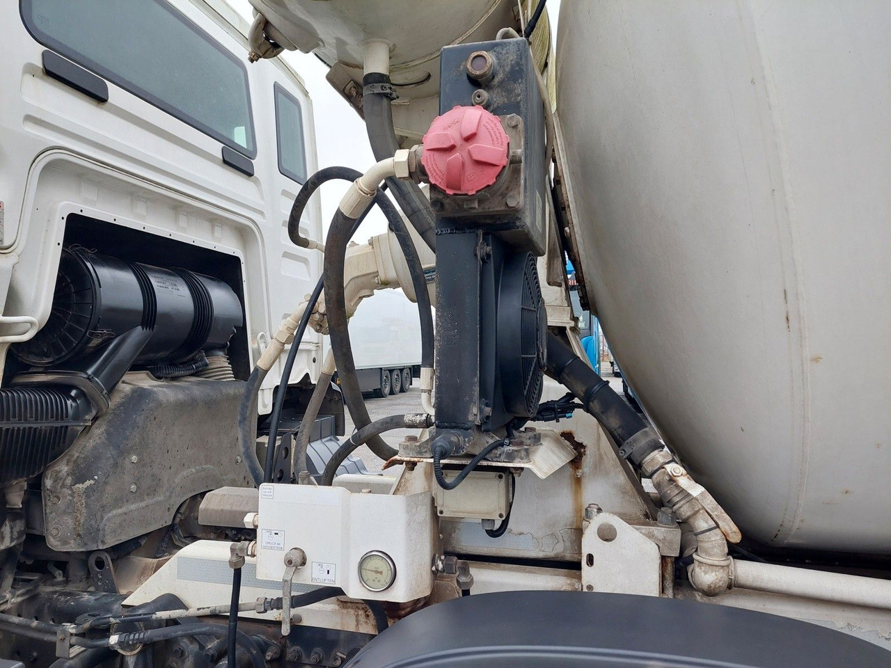 Domiešavač MAN TGS 32.420 BB Intermix 9m3 8x4