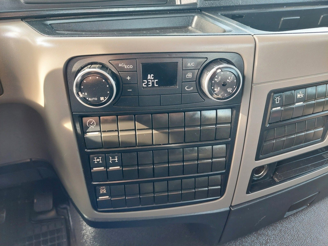 Domiešavač MAN TGS 32.420 BB Stetter 8x4