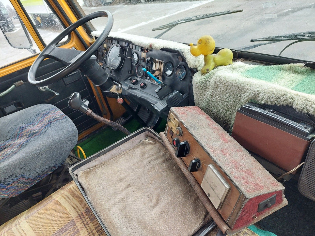 Domiešavač Tatra T815 6x6 mit Fördererband PD-01