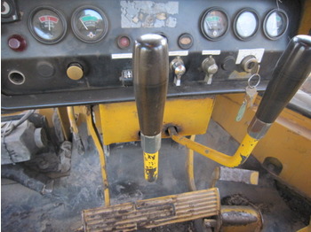 Pokladač potrubí KOMATSU D355 C3 pipelayer: obrázok 2