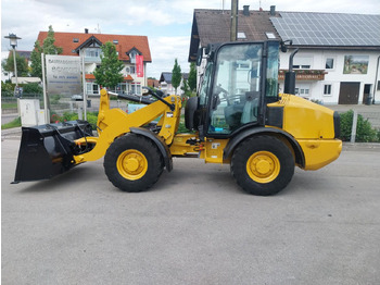 Kolesový nakladač  CAT 906H
