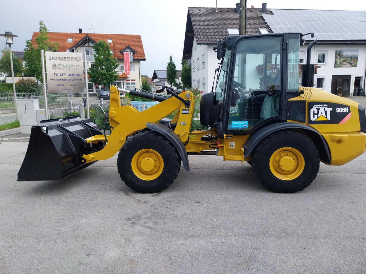 Kolesový nakladač CAT 906H