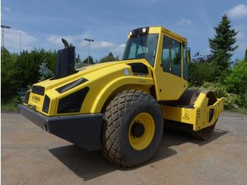 Kompaktor BOMAG BW 213 DH-4i