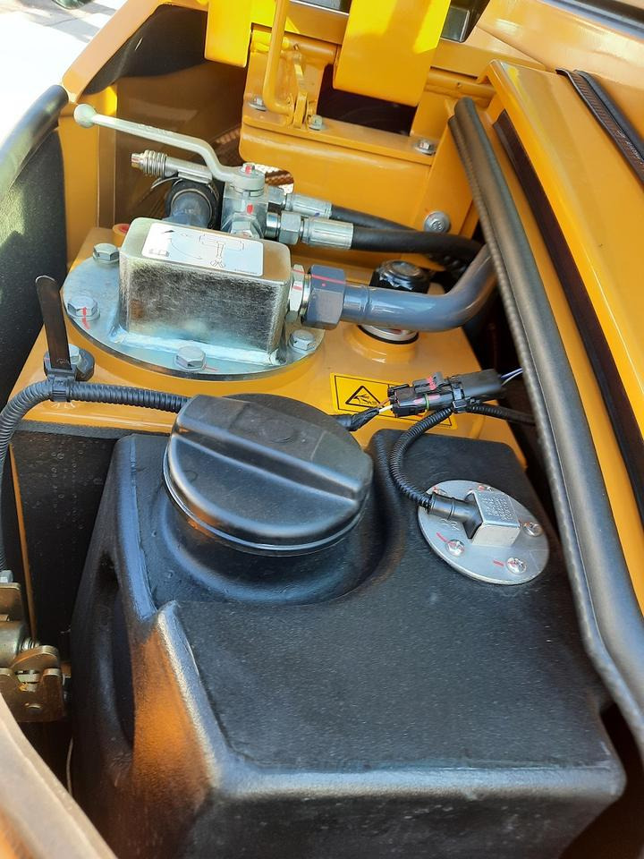 Mini rýpadlo neuen XCMG XE35E Komatsu Minibagger 4,2 to MS 03