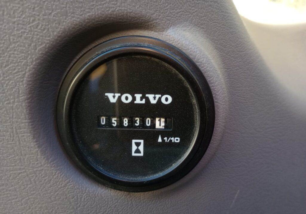 Pásové rýpadlo Volvo EC220EL: obrázok 9