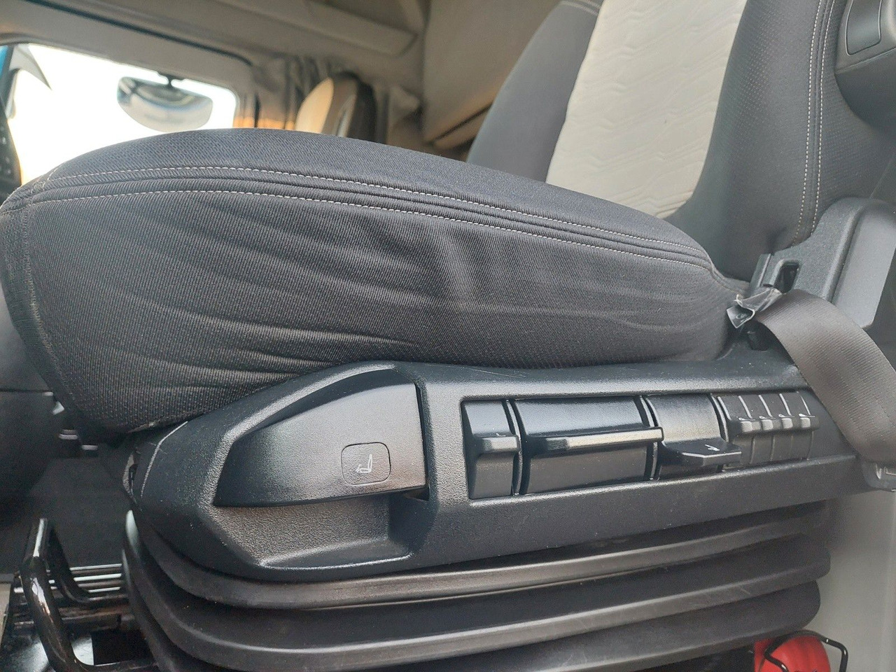 Ťahač Ford F-Max 1850 LL