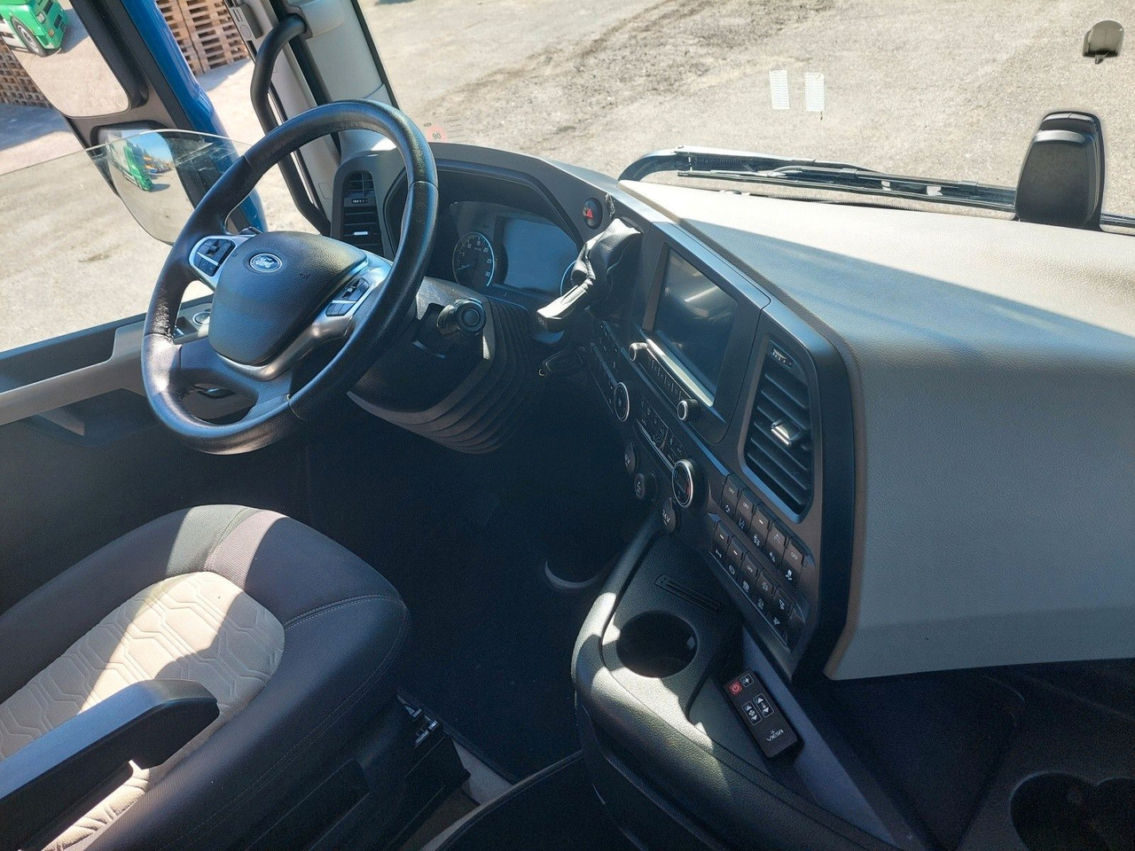 Ťahač Ford F-Max 1850 LL