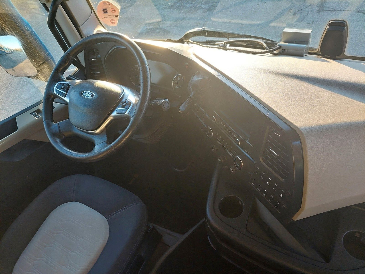 Ťahač Ford F-Max 1850 LL