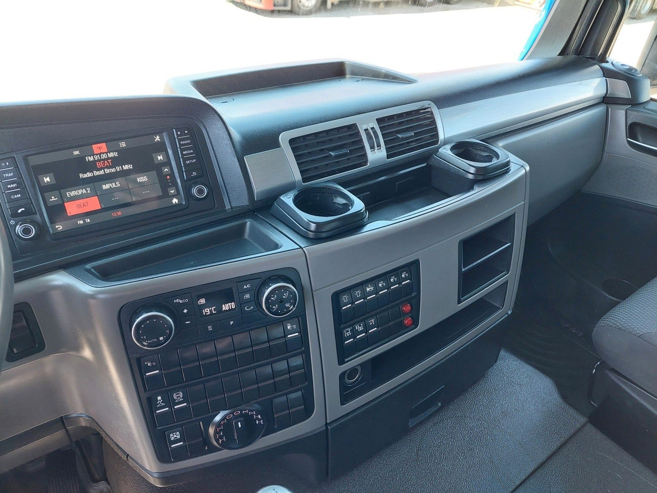 Ťahač MAN TG3 33.510 6X6 BL KRAN LANGHOLZ Kesla 2117ZT94