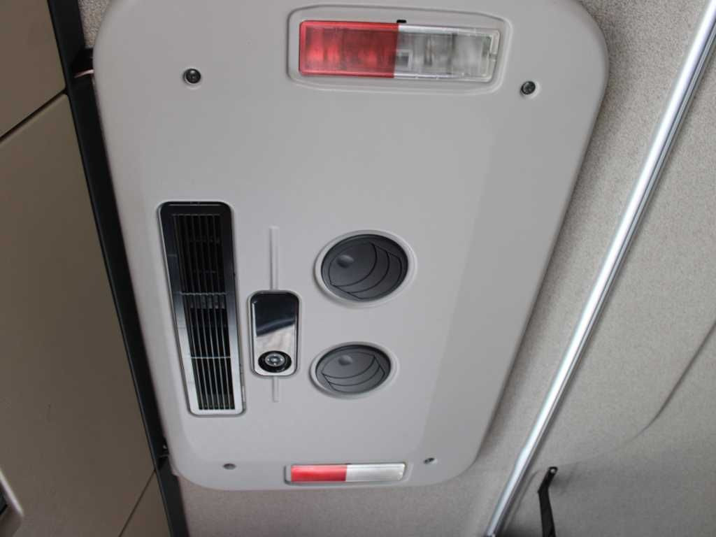 Ťahač MAN TGX 18.460, LOWDECK, EURO 6, SEC.AIR CONDITIONIN