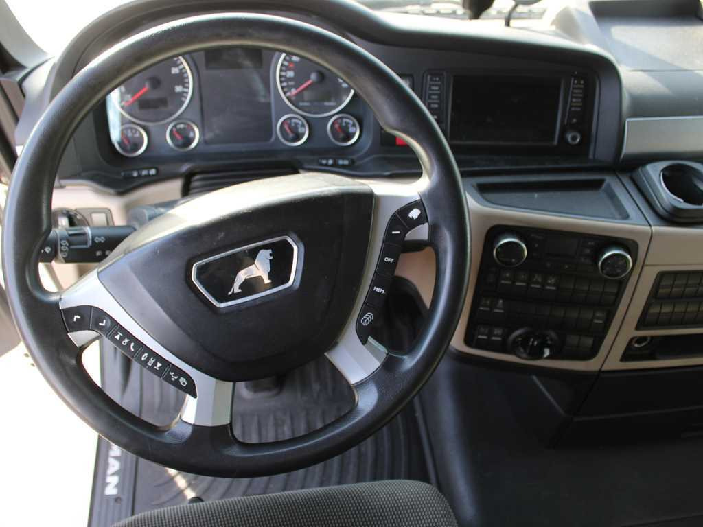 Ťahač MAN TGX 18.500, LOWDECK, NAVIGATION, RETARDER, EURO 6