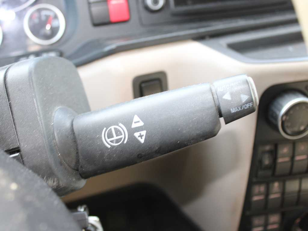 Ťahač MAN TGX 18.500, LOWDECK, NAVIGATION, RETARDER, EURO 6