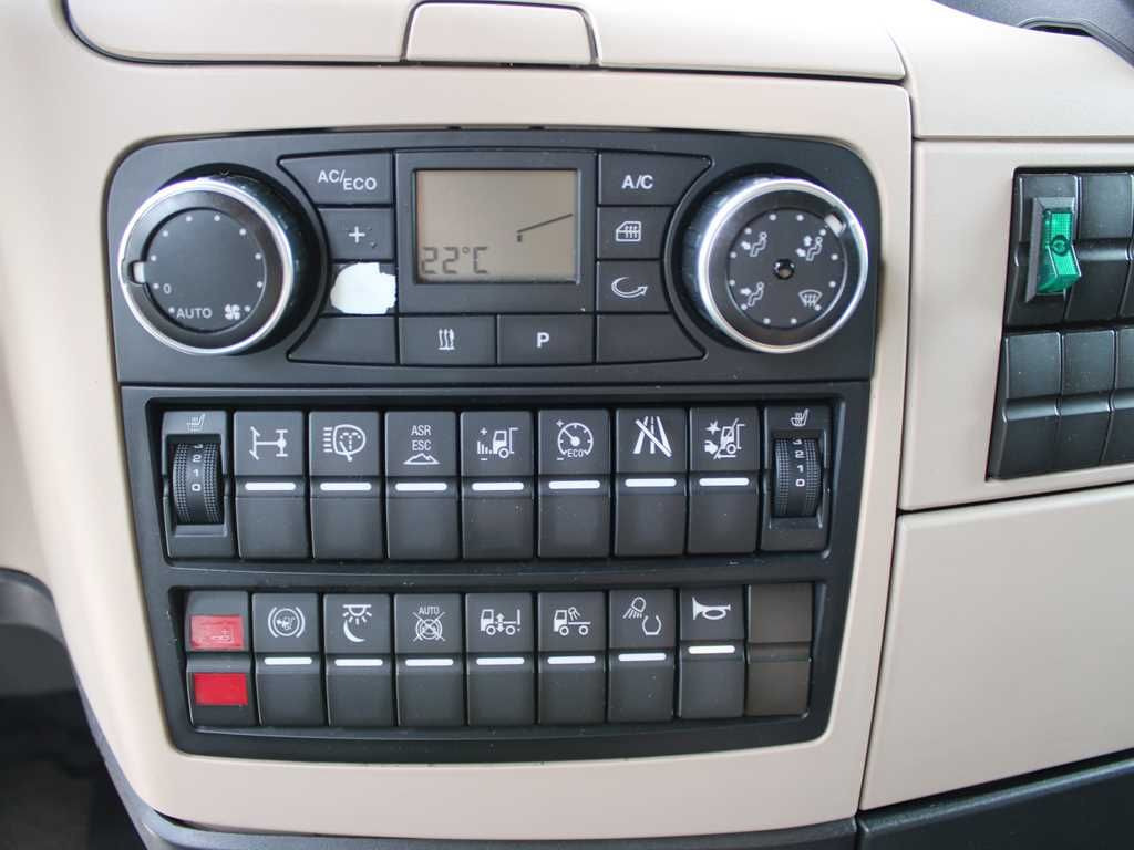 Ťahač MAN TGX 18.500, LOWDECK,SEC.AIR CONDITION, EURO 6