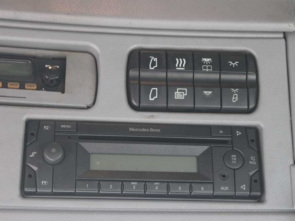 Ťahač Mercedes-Benz Actros 1844, LOWDECK, EURO 5, MP3