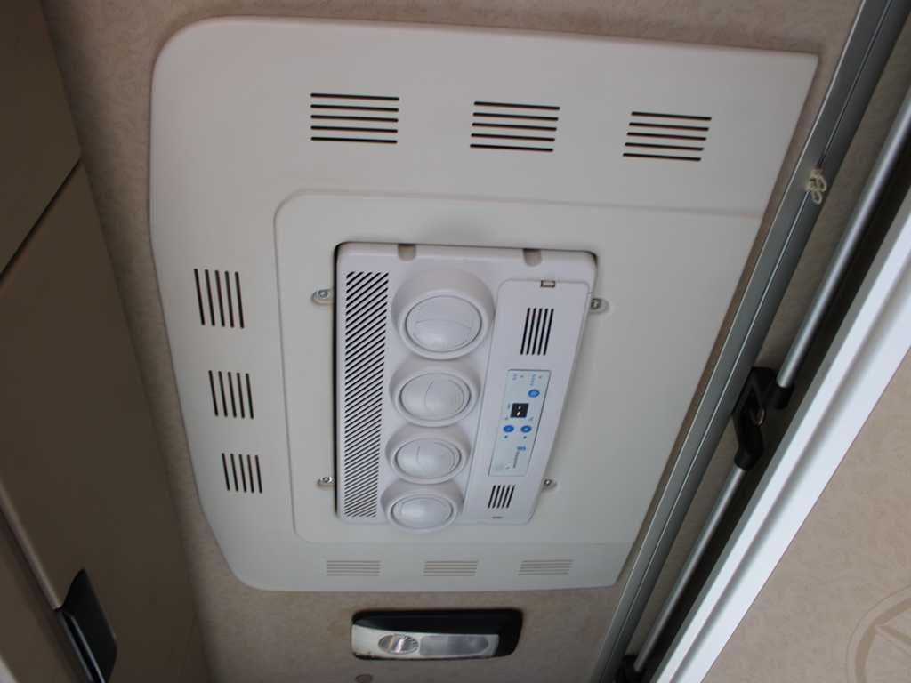 Ťahač Mercedes-Benz Actros 1851, EURO 6, RETARDER, SEC.AIR CONDITION