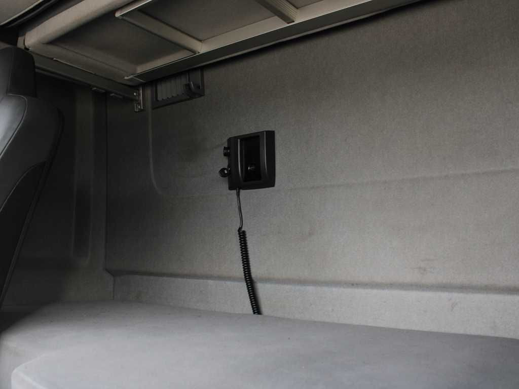 Ťahač Renault T460, LOWDECK, EURO 6, PNEU 80%