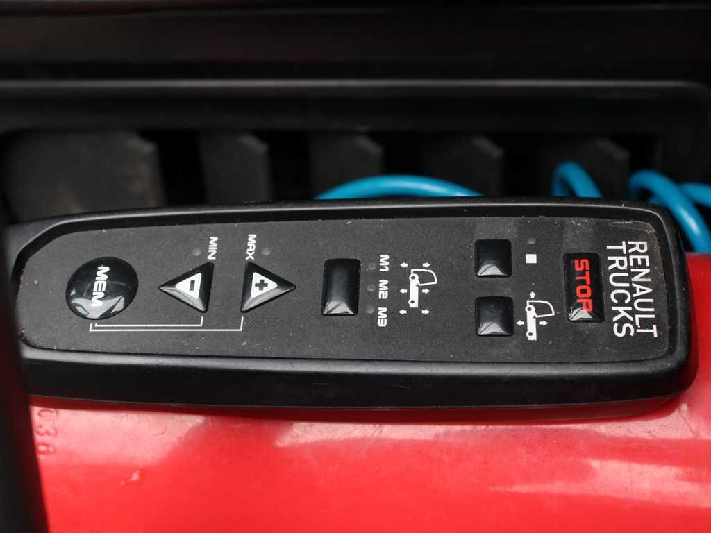 Ťahač Renault T460, LOWDECK, EURO 6, PNEU 80%