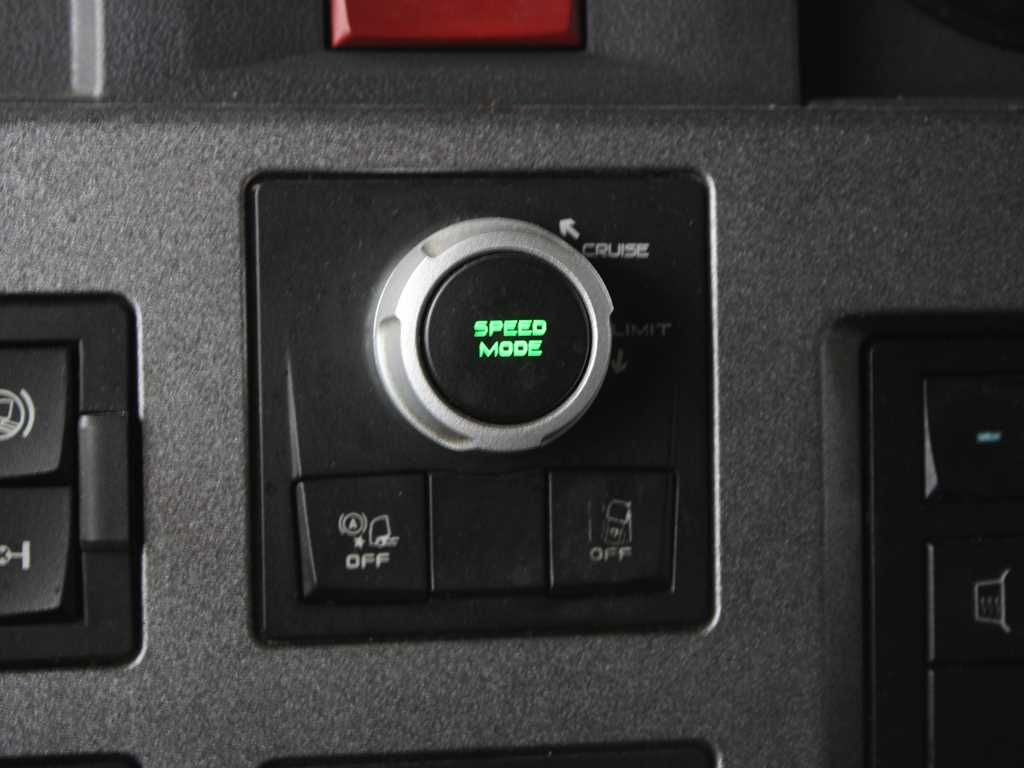 Ťahač Renault T460, LOWDECK, EURO 6, PNEU 80%