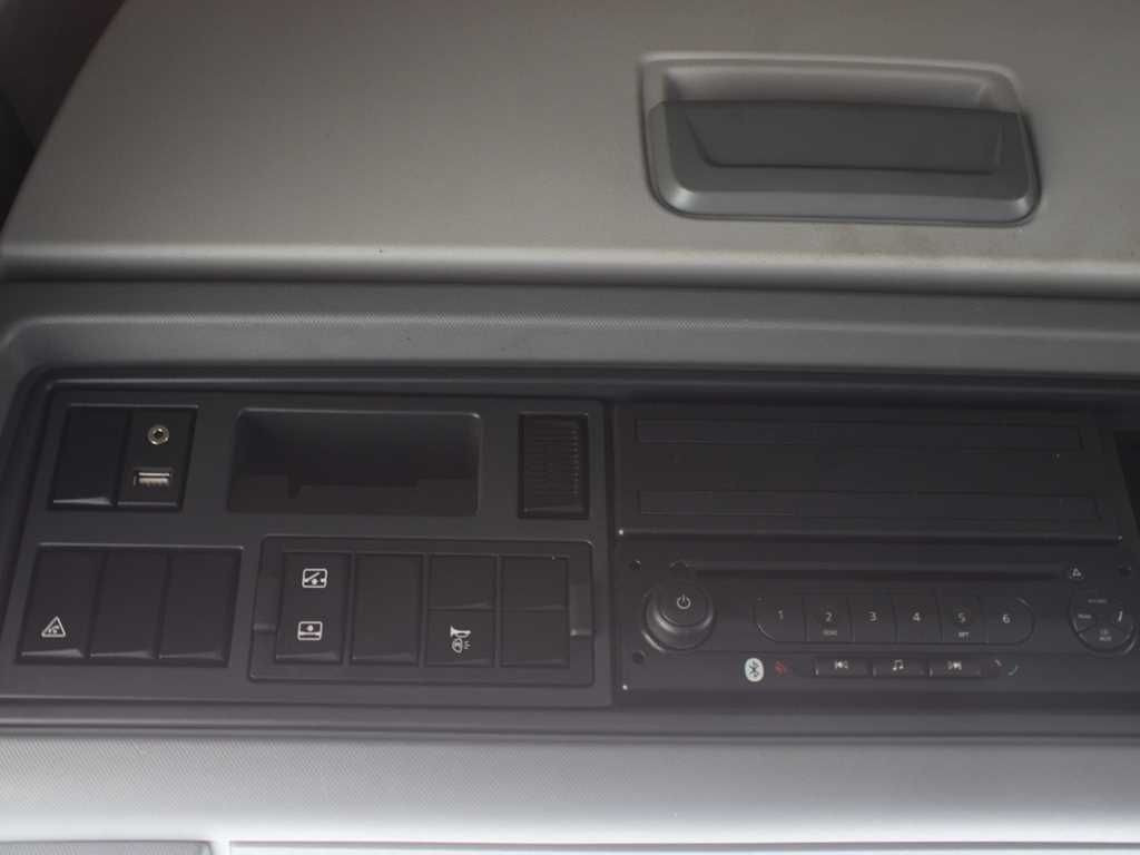 Ťahač Renault T460, LOWDECK, EURO 6, PNEU 80%