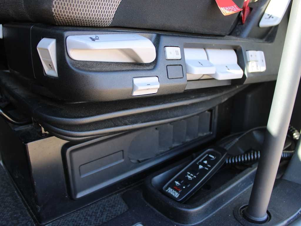 Ťahač Renault T520, LOWDECK, EURO 6, PNEU 80%