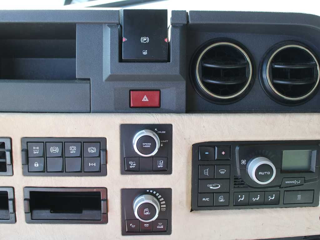 Ťahač Renault T520, LOWDECK, EURO 6, PNEU 80%