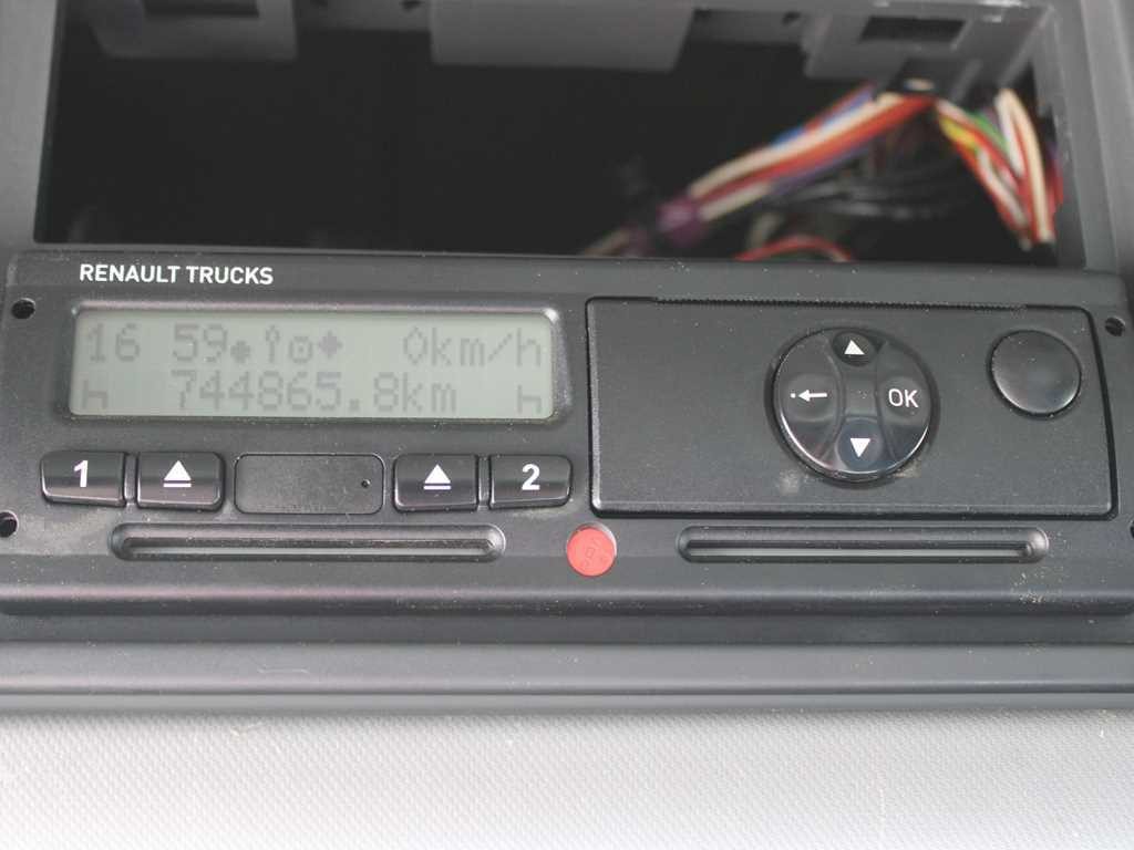 Ťahač Renault T520, LOWDECK, EURO 6, TIRES 80%