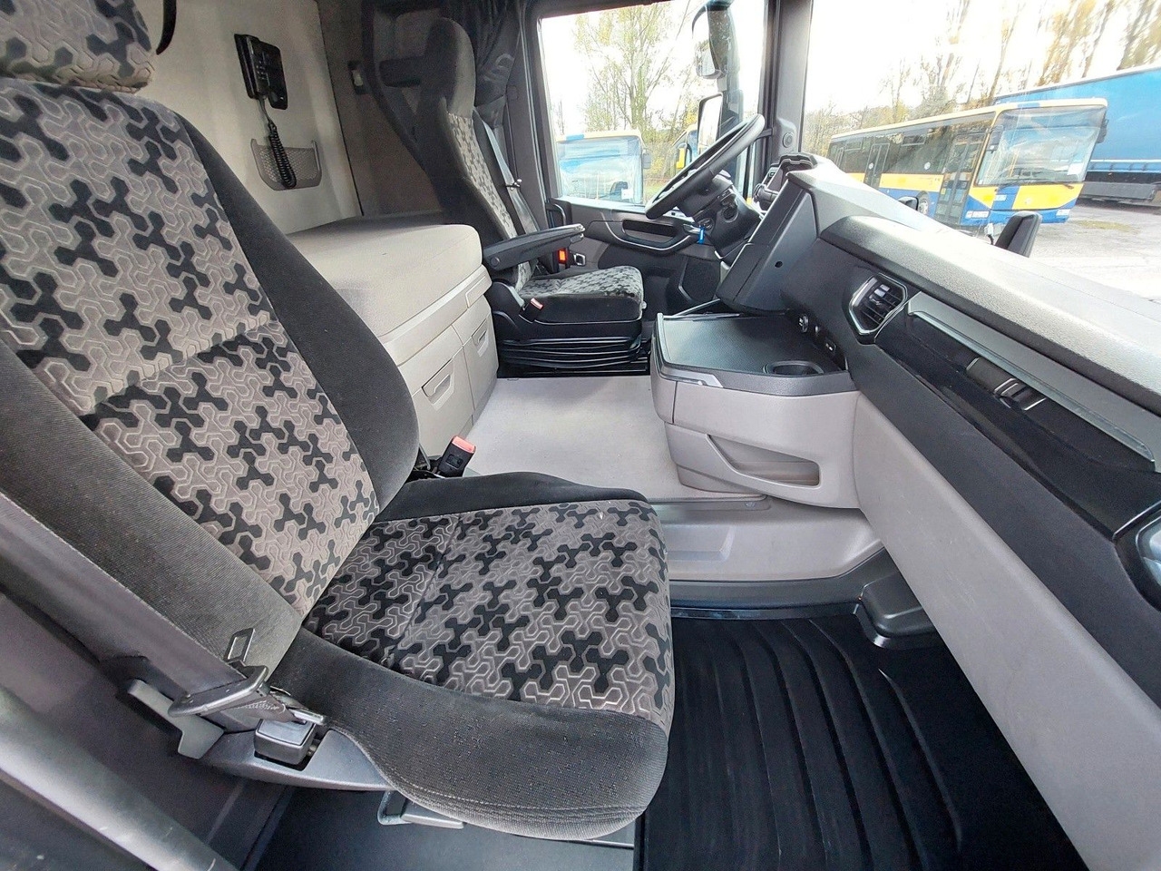 Ťahač Scania R450 A4X2NB Luft/Luft Hydraulik