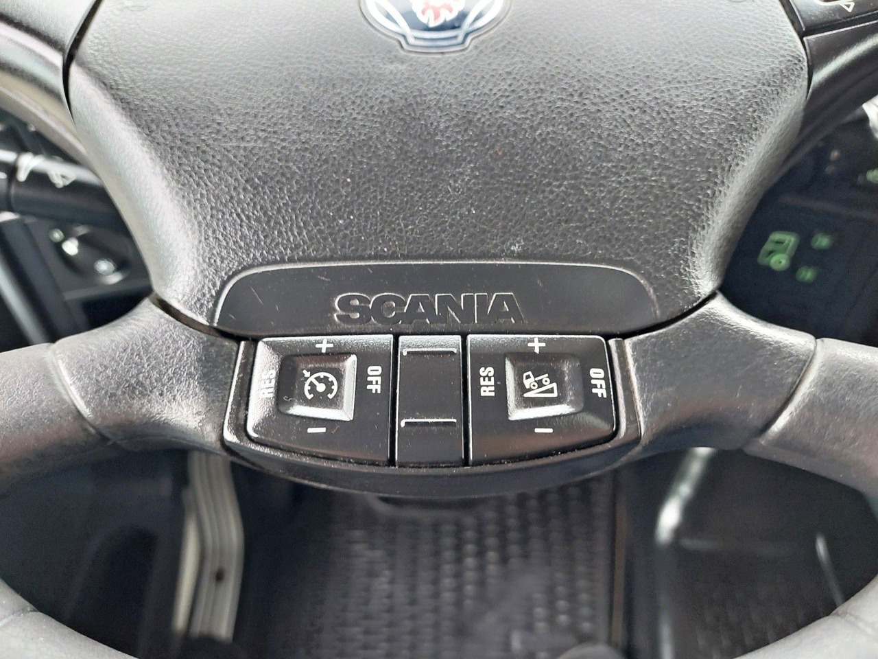 Ťahač Scania R 440 LA6X2/4MNA