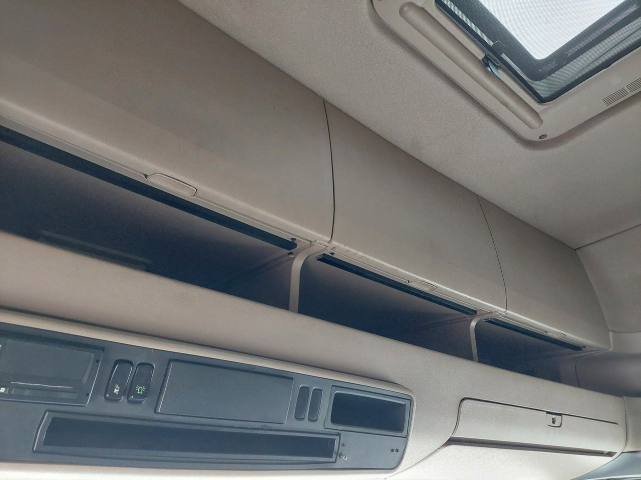 Ťahač Scania R 440 LA6X2/4MNA