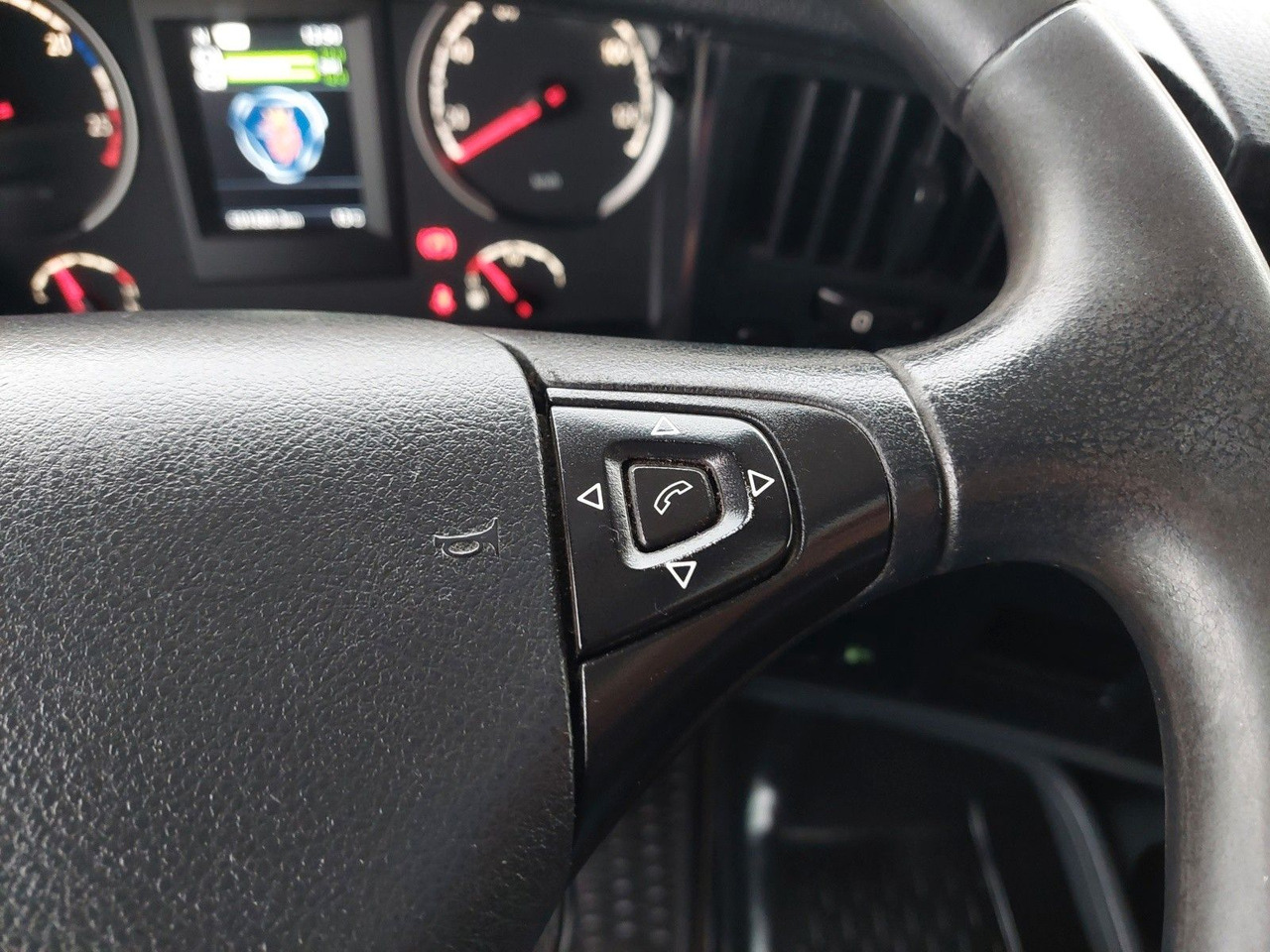 Ťahač Scania R 440 LA6X2/4MNA