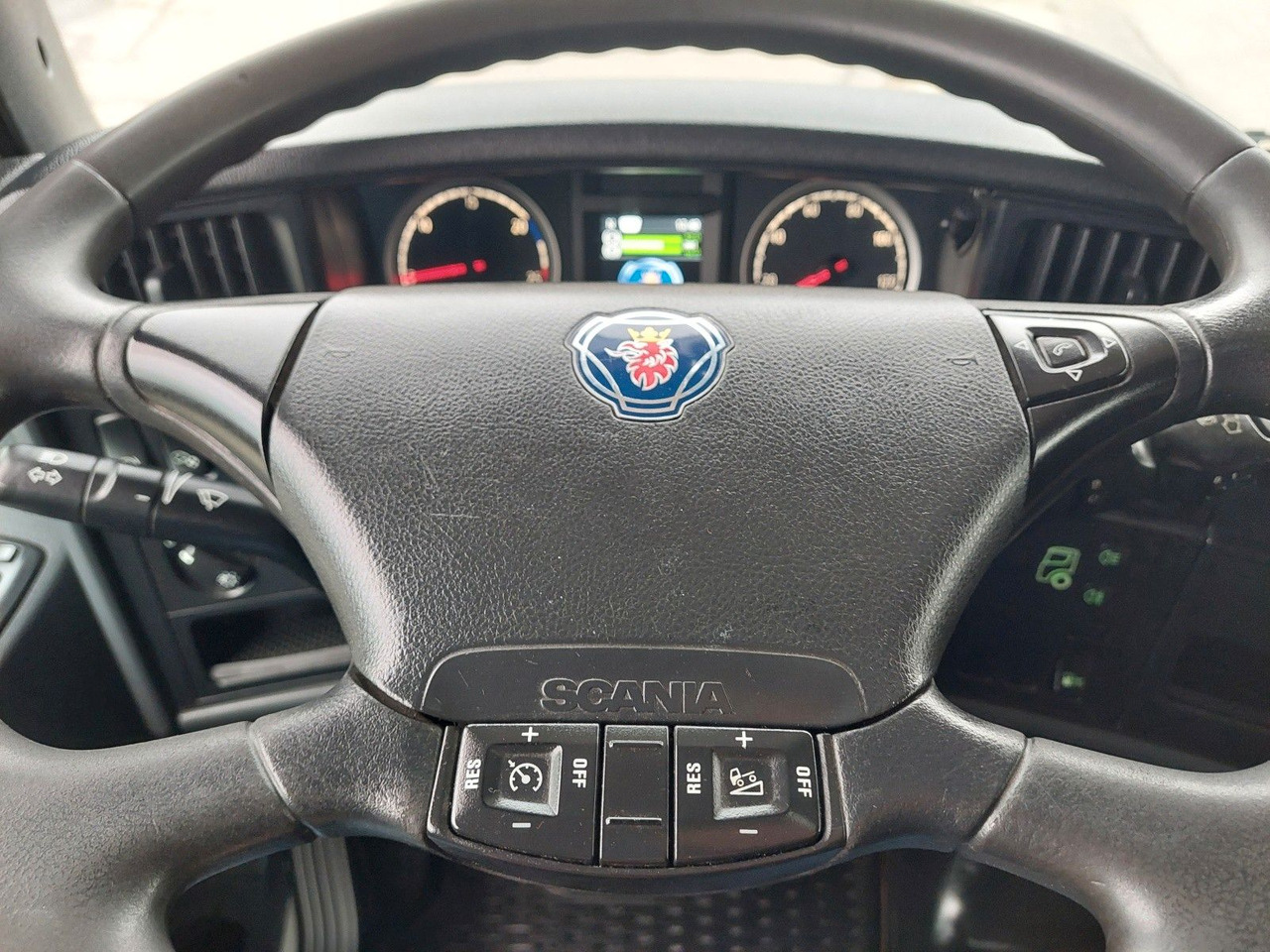 Ťahač Scania R 440 LA6X2/4MNA