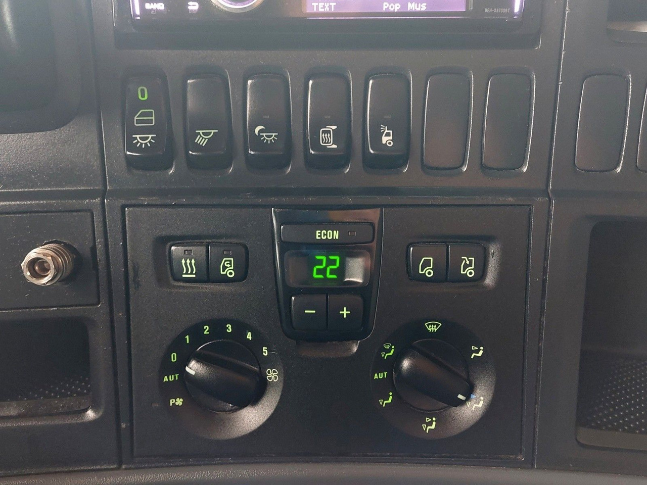 Ťahač Scania R 440 LA6X2/4MNA