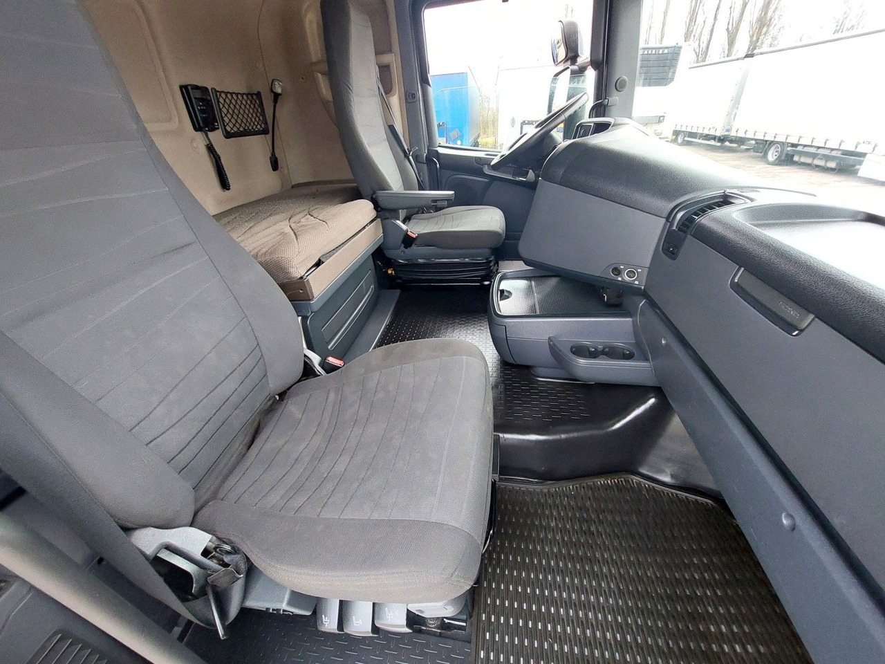 Ťahač Scania R 440 LA6X2/4MNA